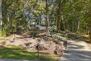 1528 Oakleaf Dr, Auburn, GA 30011 - Photo 2