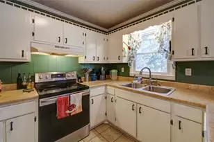 469 Plantation Dr, Winder, GA 30680 - Photo 8