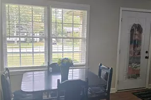 217 Bellview St, Winder, GA 30680 - Photo 4