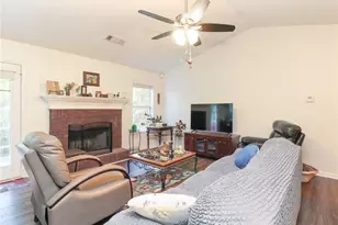 203 Pinewood Cir, Colbert, GA 30628 - Photo 6