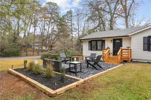 1044 Pinedale Dr SE, Smyrna, GA 30080 - Photo 2