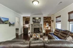 4245 Woodland Bank Blvd, Buford, GA 30518 - Photo 20