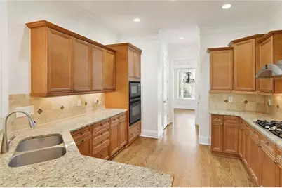 956 Persimmon Point NE, Sandy Springs, GA 30328 - Photo 16