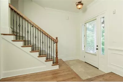 956 Persimmon Point NE, Sandy Springs, GA 30328 - Photo 4