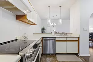 2499 Peachtree Rd NE, Atlanta, GA 30309 - Photo 10