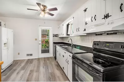 2563 Beverly Hills Drive, Chamblee, GA 30341 - Photo 8