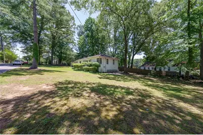 1920 W Forrest Avenue W, Atlanta, GA 30344 - Photo 26