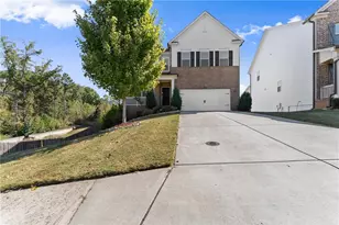 156 Round Pond Dr, Lilburn, GA 30047 - Photo 4