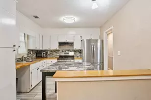 1836 Gingham Ct, Lithonia, GA 30058 - Photo 4