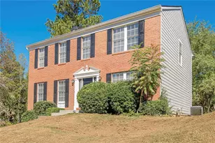 1800 Cres Hill Dr NW, Acworth, GA 30102 - Photo 2