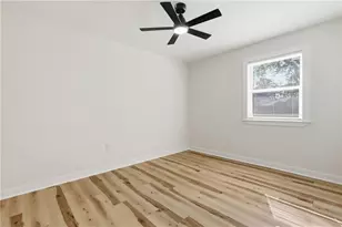 19 Robin Hood Dr, Savannah, GA 31406 - Photo 22