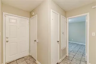 8685 Woodside Ln, Jonesboro, GA 30238 - Photo 4