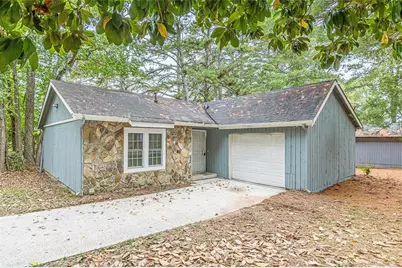 8685 Woodside Lane, Jonesboro, GA 30238 - Photo 2