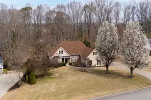 4838 Netherlands Pl, Flowery Branch, GA 30542 - Photo 2