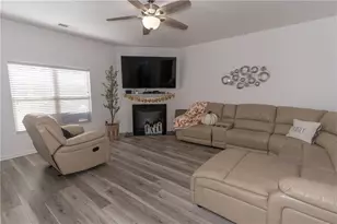 216 Loganview Dr, Loganville, GA 30052 - Photo 4