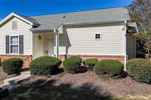 184 Swanee Ln, Woodstock, GA 30188 - Photo 4