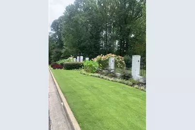 1700 Chartwell Trace, Stone Mountain, GA 30087 - Photo 4