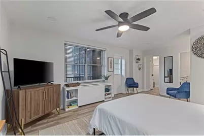 300 W Peachtree Street NE #3M, Atlanta, GA 30308 - Photo 14