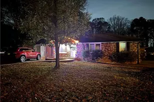 518 Shady Ln Dr, Forest Park, GA 30297 - Photo 2