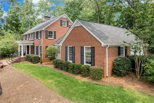 2626 Club Dr, Gainesville, GA 30506 - Photo 8