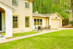 2433 Helmsdale Dr NE, Atlanta, GA 30345 - Photo 2