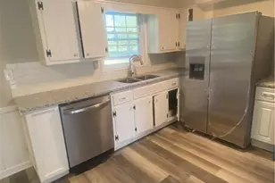 1905 Robinhill Ct, Tucker, GA 30084 - Photo 4