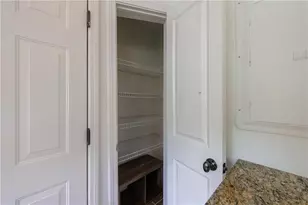 115 Peachtree Memorial Dr NW, Atlanta, GA 30309 - Photo 18