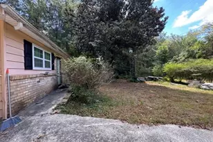 8684 Hickory Ln, Lithia Springs, GA 30122 - Photo 4