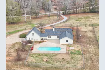 539 B Wilson Road, Commerce, GA 30529 - Photo 2