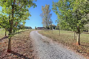 539 B Wilson Rd, Commerce, GA 30529 - Photo 60