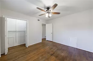 3660 Peachtree Rd NE, Atlanta, GA 30319 - Photo 22