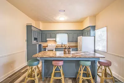 65 W Calhoun Street, Wadley, GA 30477 - Photo 8