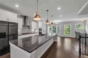 552 Ember Ln, Atlanta, GA 30318 - Photo 14