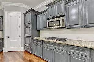 4506 Magnolia Club Cir, Sugar Hill, GA 30518 - Photo 10