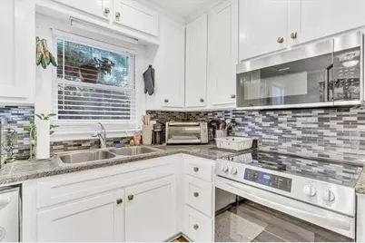 450 Valley Woods Circle SE, Conyers, GA 30094 - Photo 10