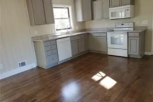 318 Lynnwood Dr, Woodstock, GA 30188 - Photo 4