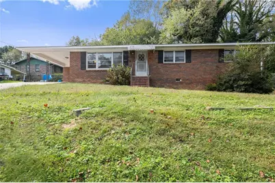 574 S Sage Street S, Toccoa, GA 30577 - Photo 4