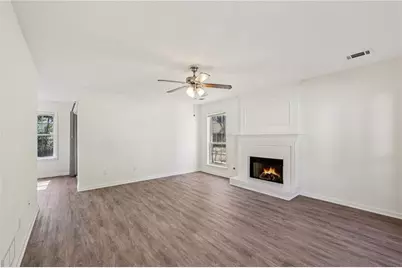 390 Manor Glen Drive, Suwanee, GA 30024 - Photo 4