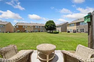 1959 Lakeshore Overlook Cir NW, Kennesaw, GA 30152 - Photo 4