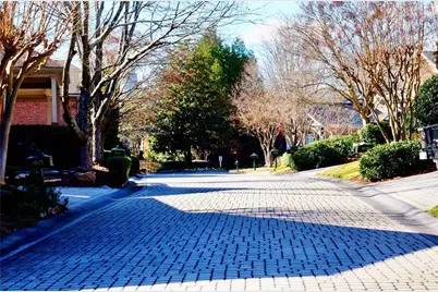 1065 Arbor Trace NE, Brookhaven, GA 30319 - Photo 38