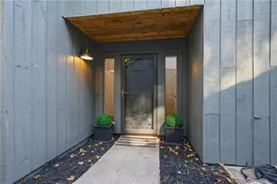 2930 Sawtooth Cir, Alpharetta, GA 30022 - Photo 4