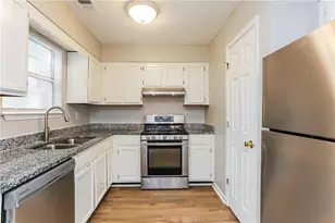 5621 Stonington Trace Pkwy, Stone Mountain, GA 30087 - Photo 8