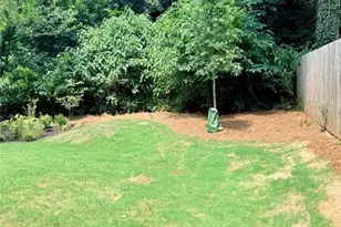 1100 Wedgewood Dr NW, Atlanta, GA 30318 - Photo 4