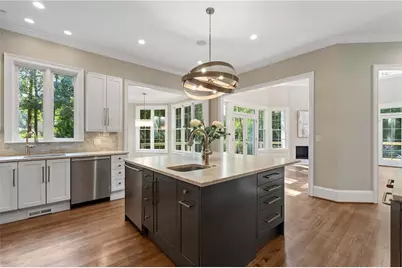 5027 Green Pine Drive, Atlanta, GA 30342 - Photo 32