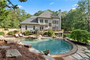 5027 Green Pine Dr, Atlanta, GA 30342 - Photo 2