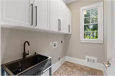 5027 Green Pine Drive, Atlanta, GA 30342 - Photo 34