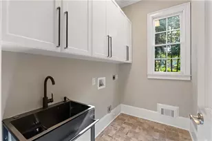 5027 Green Pine Dr, Atlanta, GA 30342 - Photo 34