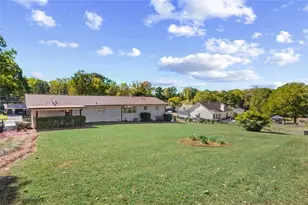 2110 Plum Ln, Austell, GA 30106 - Photo 32