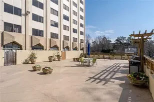 2479 Peachtree Rd NE, Atlanta, GA 30305 - Photo 34