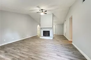 321 Knollwood Ln, Woodstock, GA 30188 - Photo 2